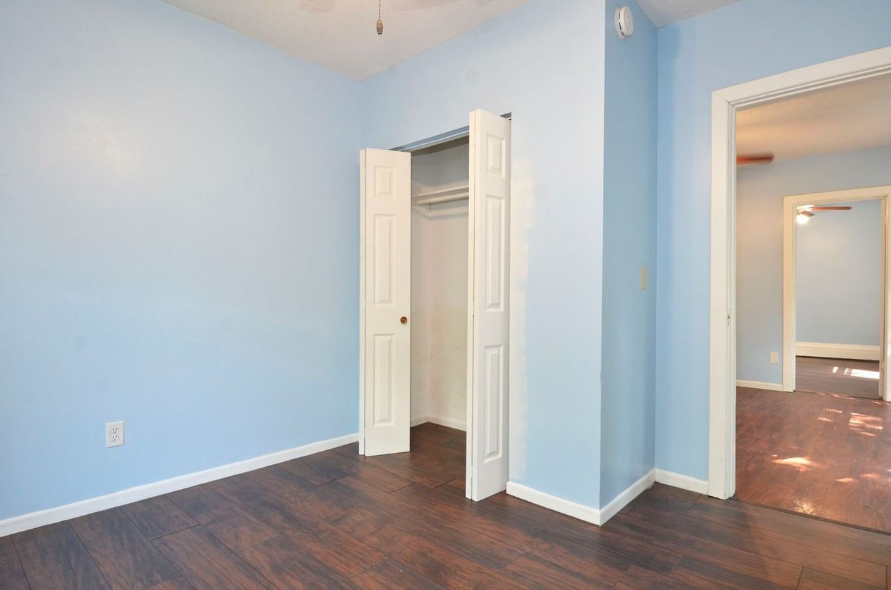 61 Delos St W #4 - Photo 7 of 15