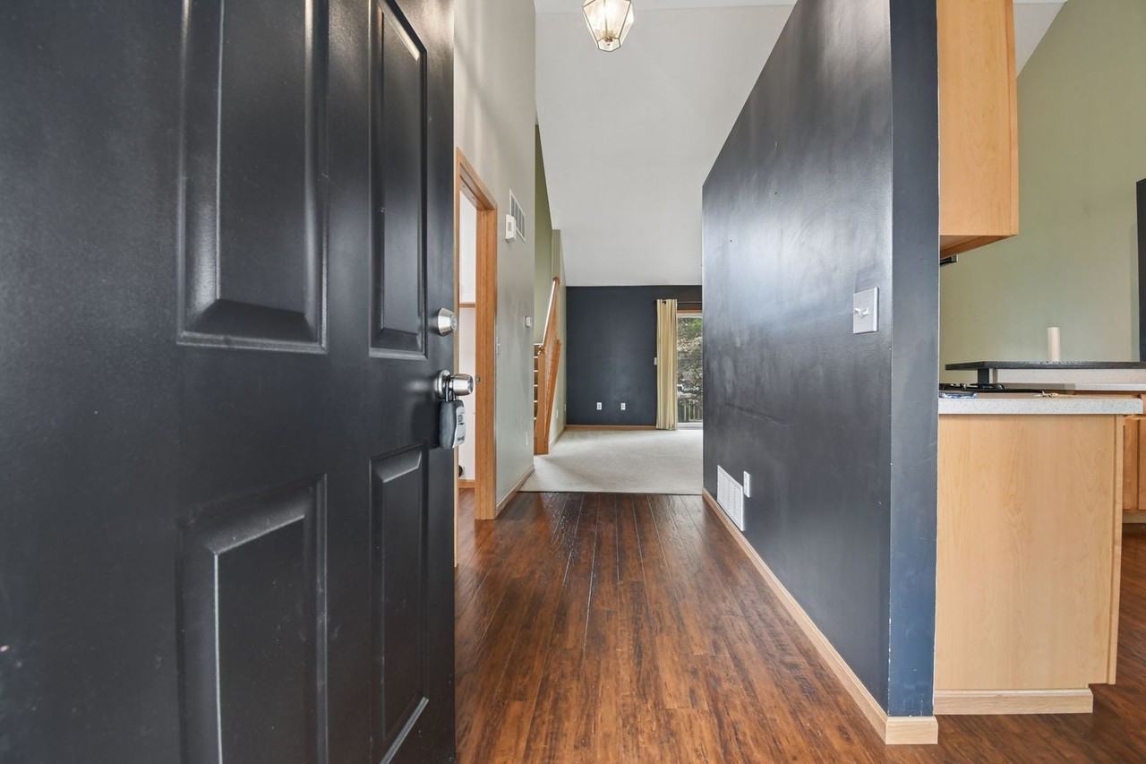 486 Ruffin Dr - Photo 4 of 36