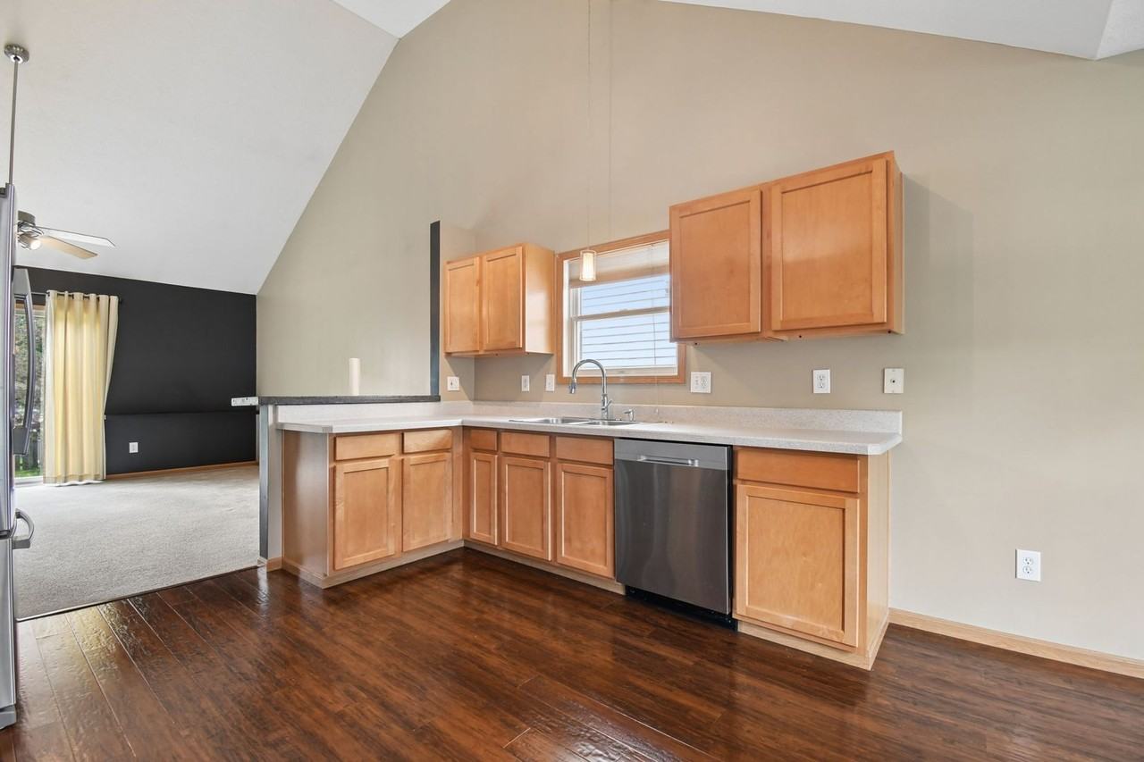 486 Ruffin Dr - Photo 6 of 36