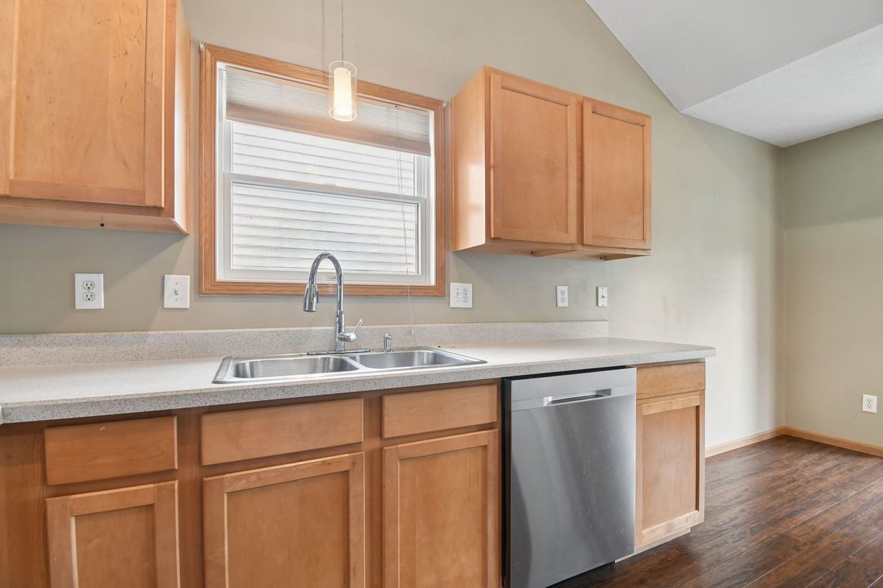 486 Ruffin Dr - Photo 7 of 36