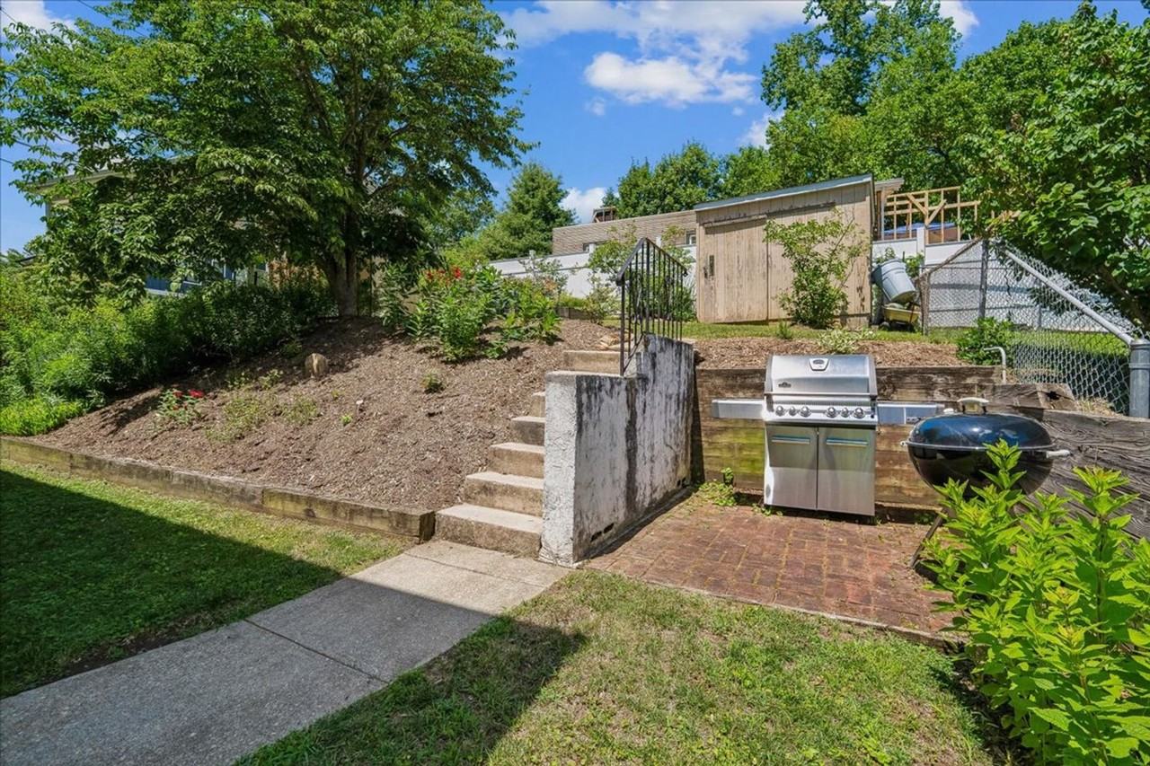 200 Geneva Ave - Photo 5 of 15