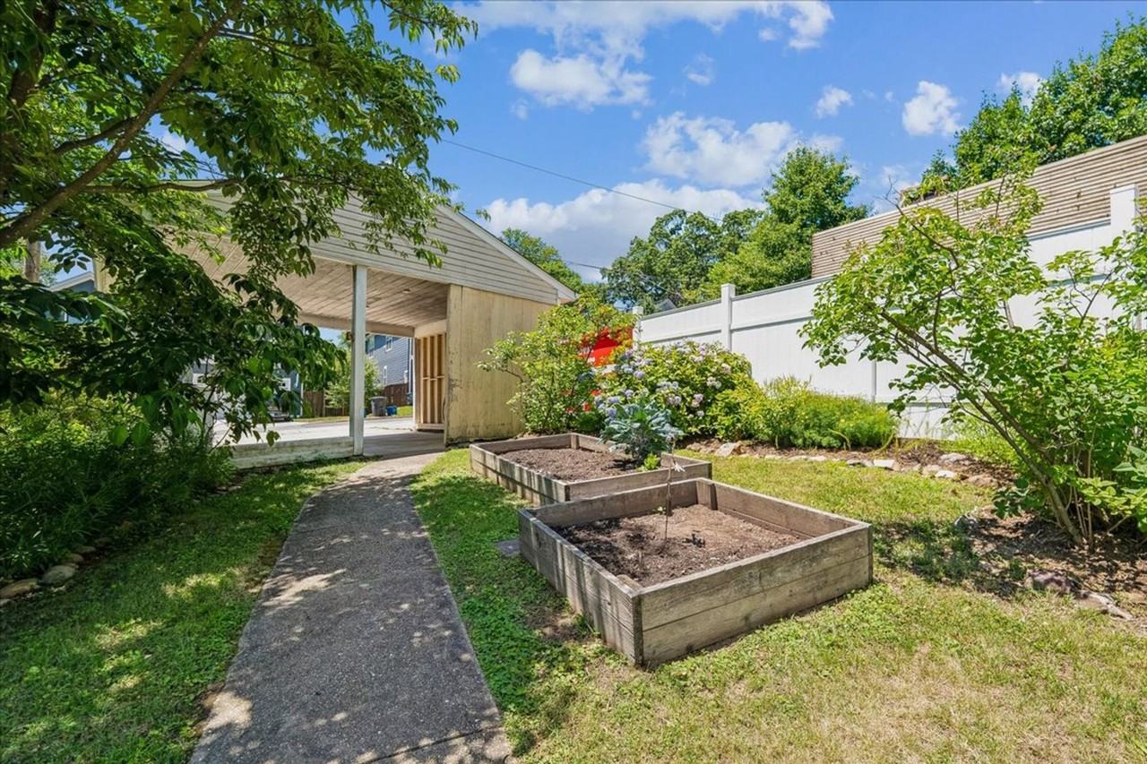 200 Geneva Ave - Photo 7 of 15