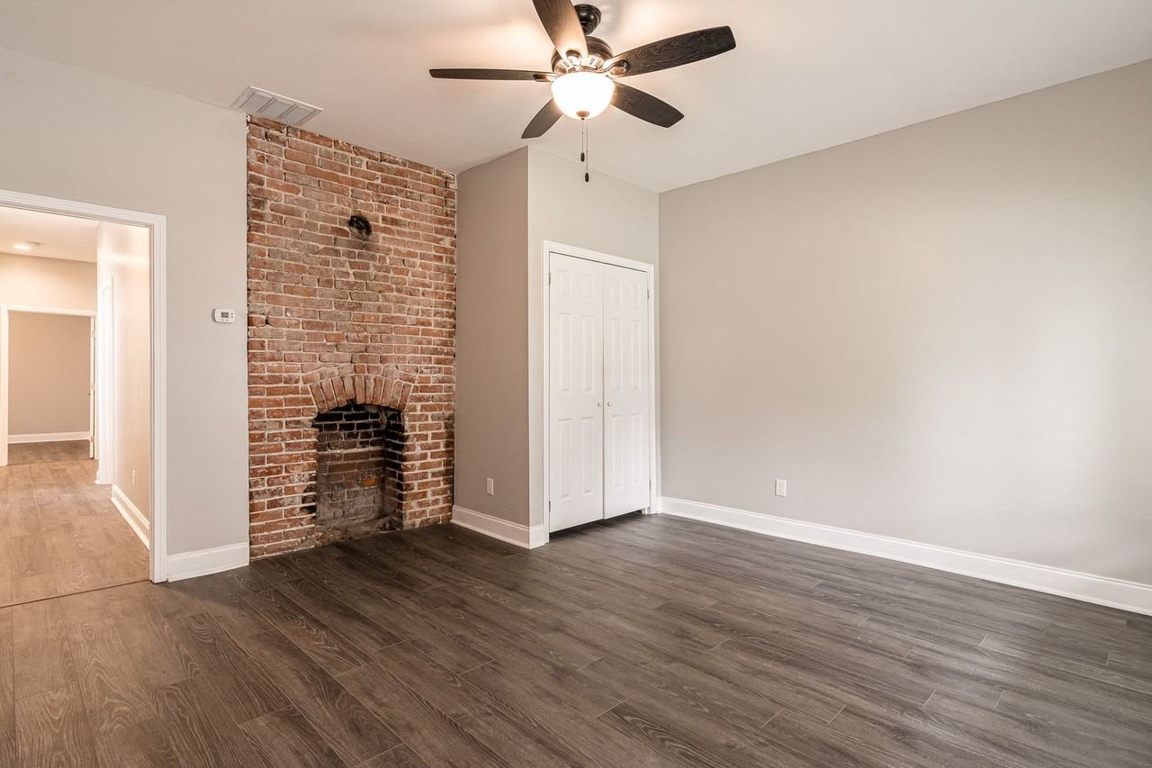 806 Longfield Ave - Photo 3 of 31