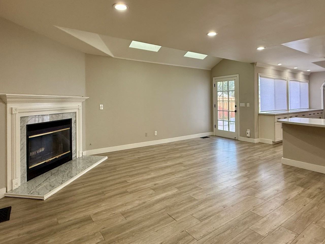 673 Regas Dr - Photo 4 of 26