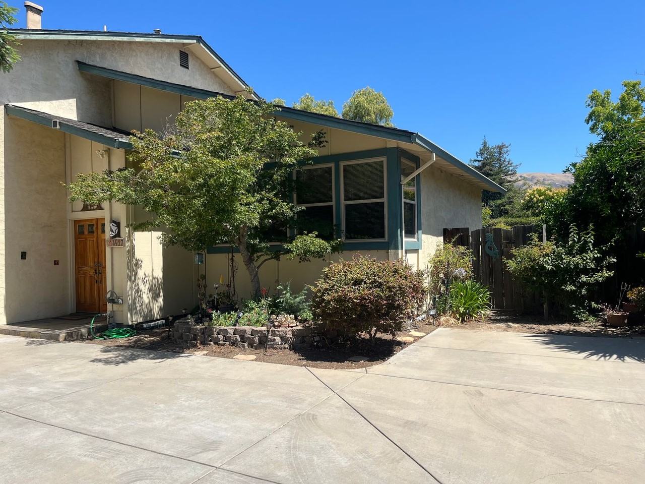 14927 Herchell Dr - Photo 2 of 30