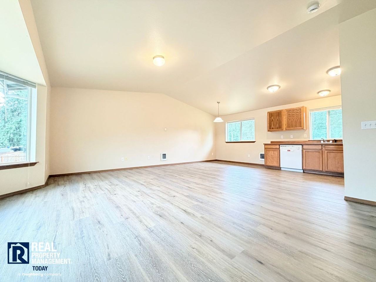 24902 51st Ave E - Photo 5 of 21