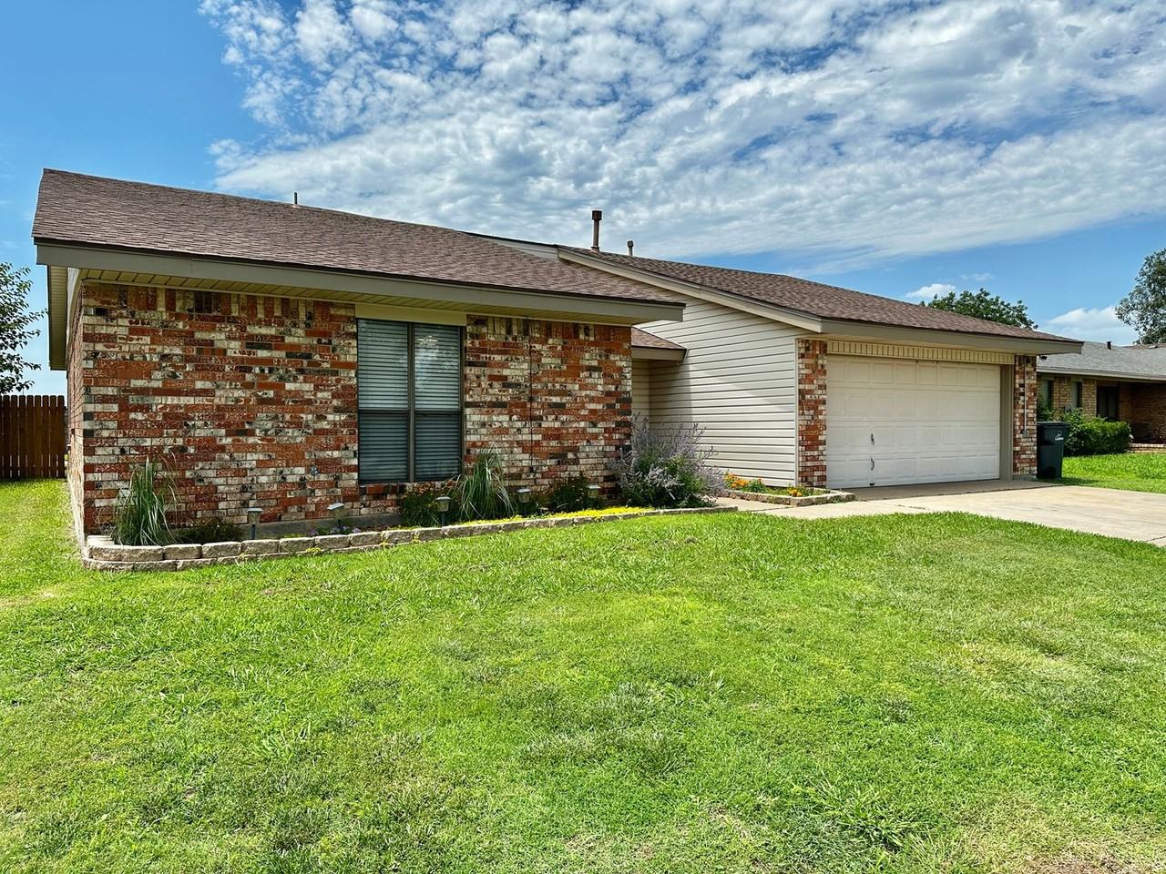 505 Sw 77th St - Photo 3 of 39