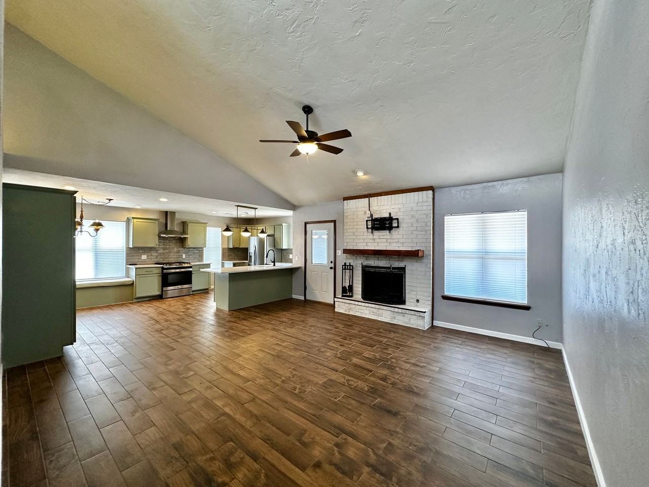 505 Sw 77th St - Photo 7 of 39
