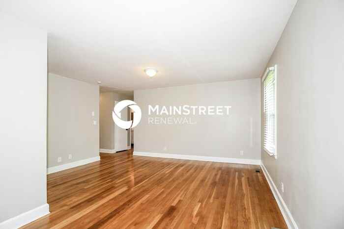 2114 Haymount St - Photo 2 of 17