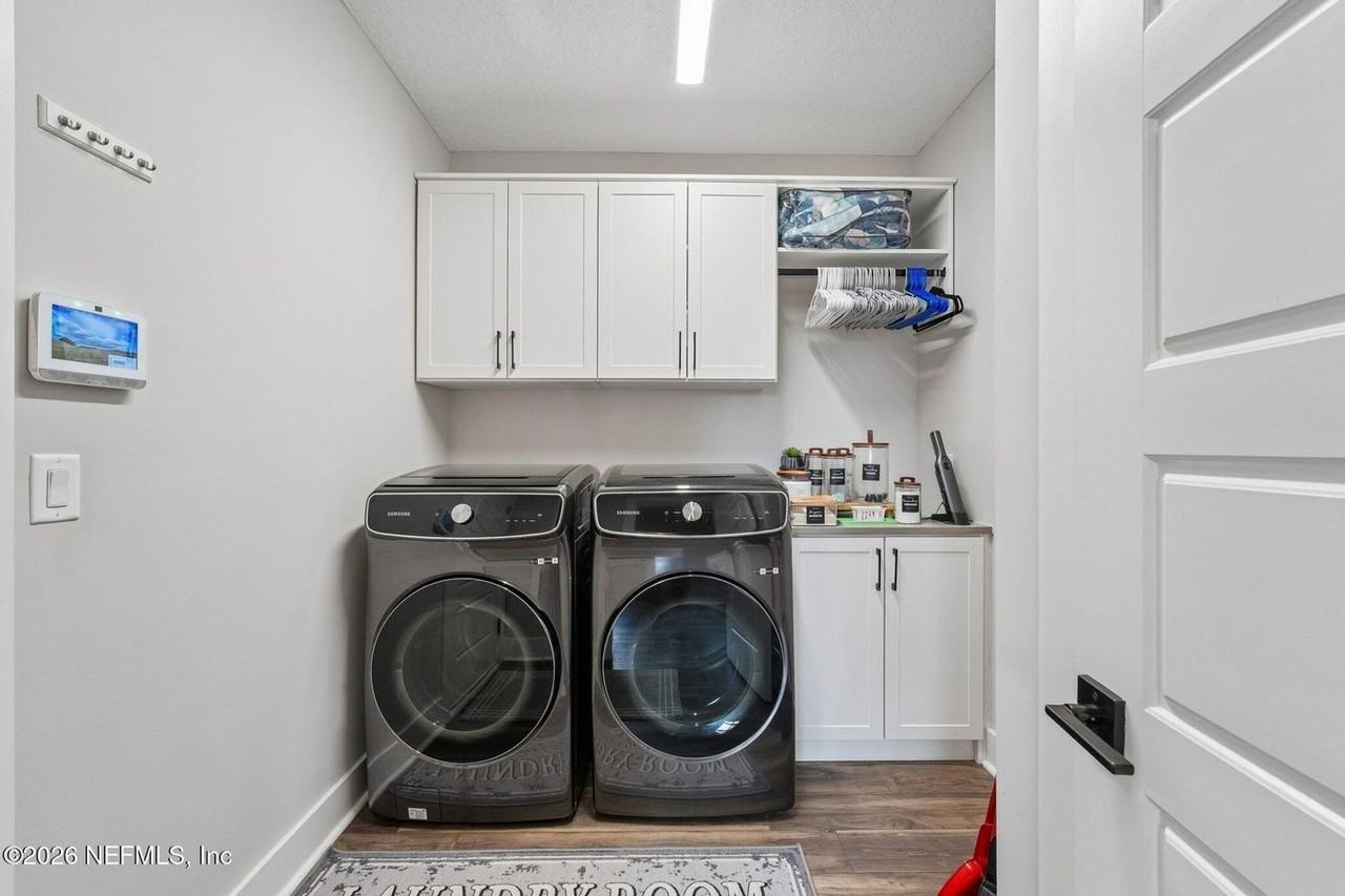 10223 Silverbrook Trl - Photo 7 of 46