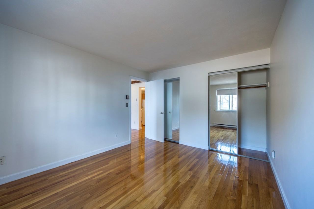 1799A Centre St - Photo 4 of 8