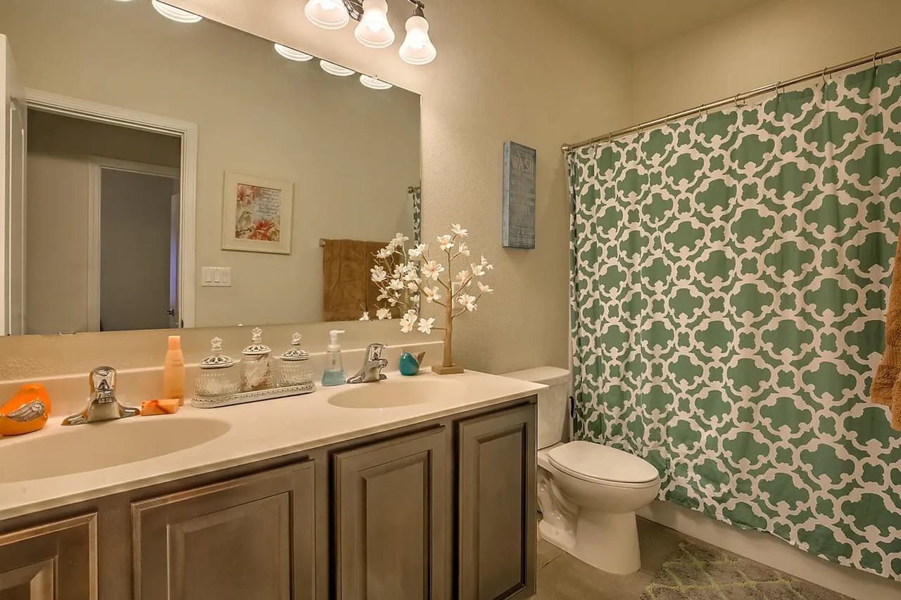 613 Palo Alto Dr Ne - Photo 3 of 6