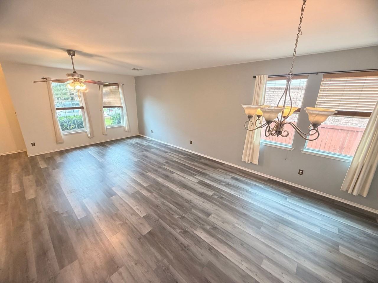 2905 Hudson Xing - Photo 5 of 14