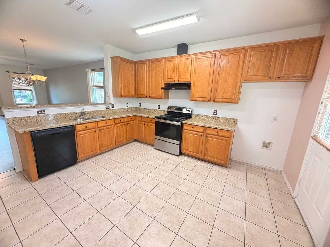 2905 Hudson Xing - Photo 6 of 14