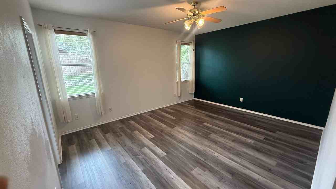 2905 Hudson Xing - Photo 7 of 14