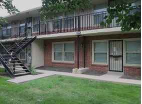 1827 Bashford Manor Ln - Photo 1 of 1