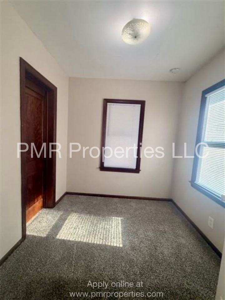2729 4th Ave - Photo 4 of 15