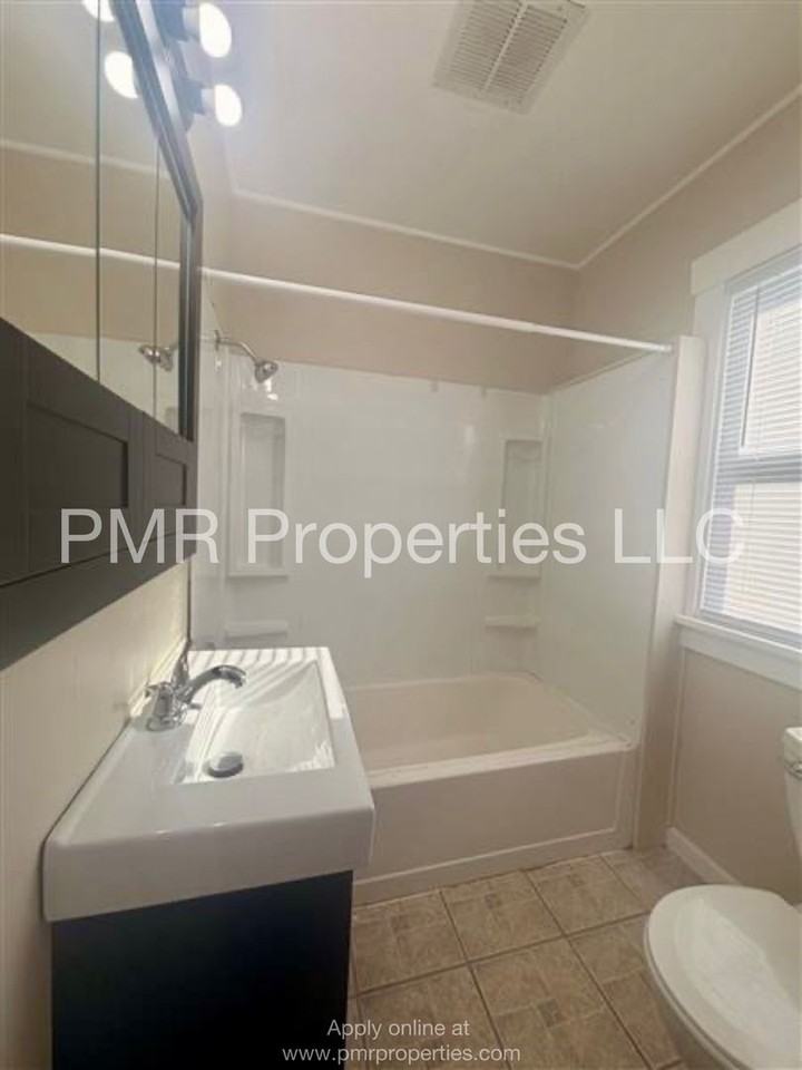 2729 4th Ave - Photo 5 of 15