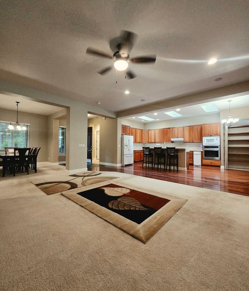 81 Mount Constance Way - Photo 7 of 39