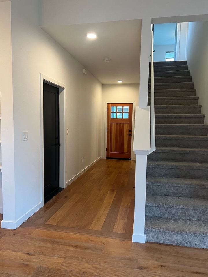 40 William Way - Photo 3 of 31