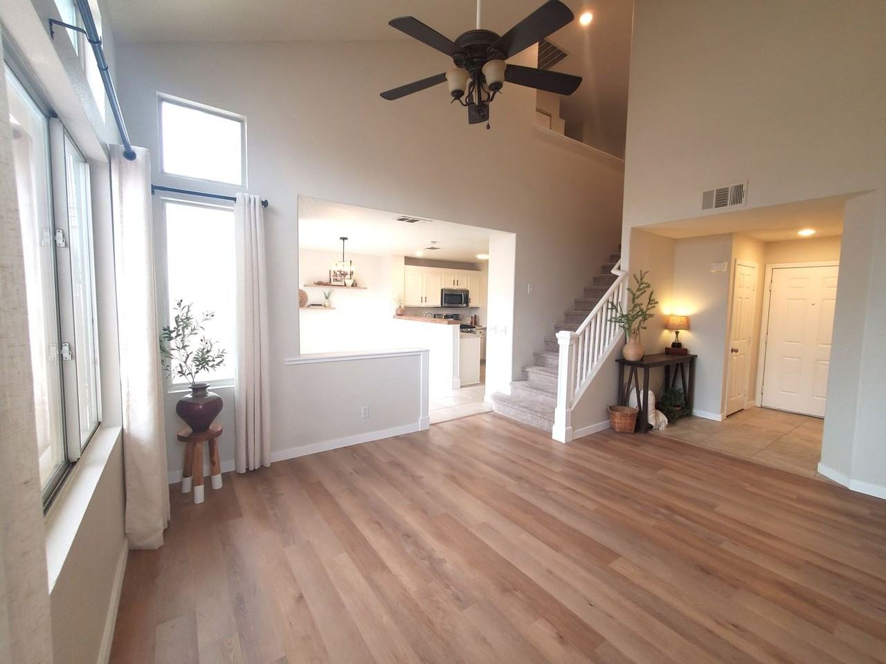 4808 Leadership Ct - Photo 4 of 35