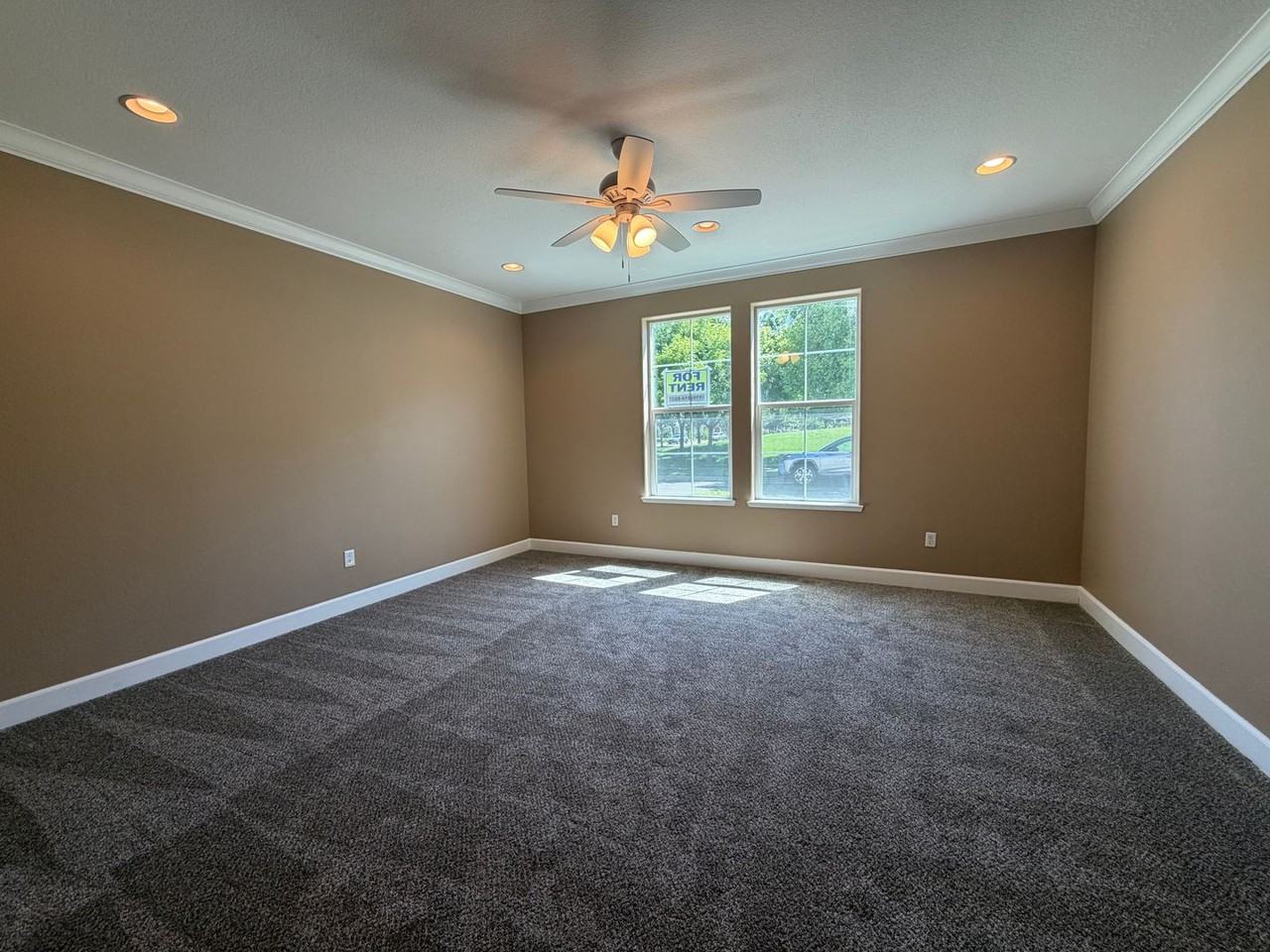 3122 Mowbray Way - Photo 3 of 39