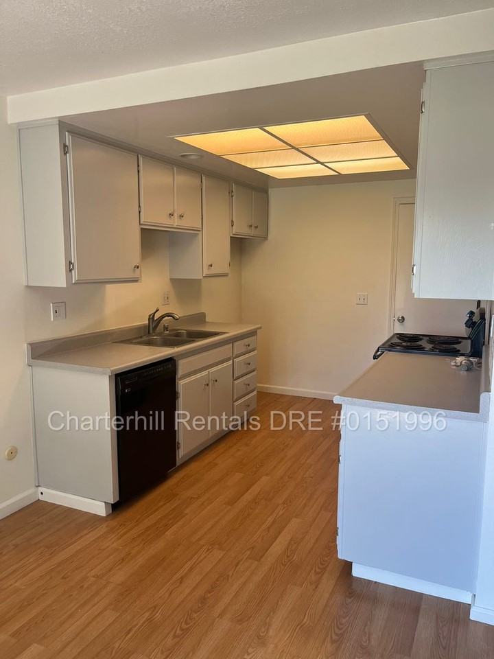 418 Pheasant Ln - Photo 6 of 12