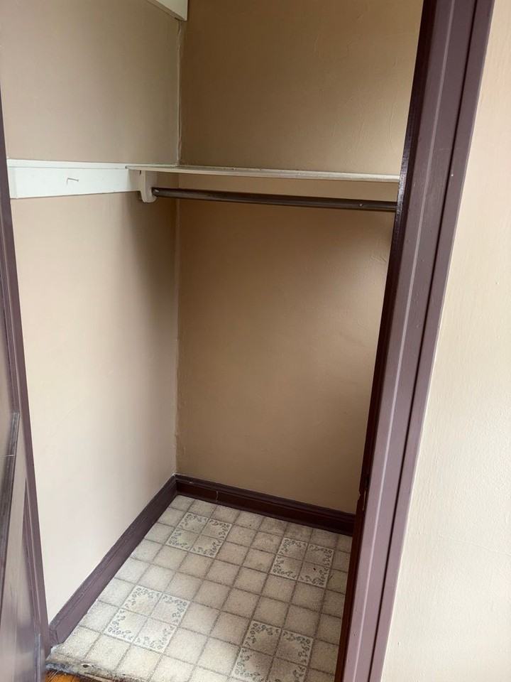 5107 S Broadway - Photo 5 of 12