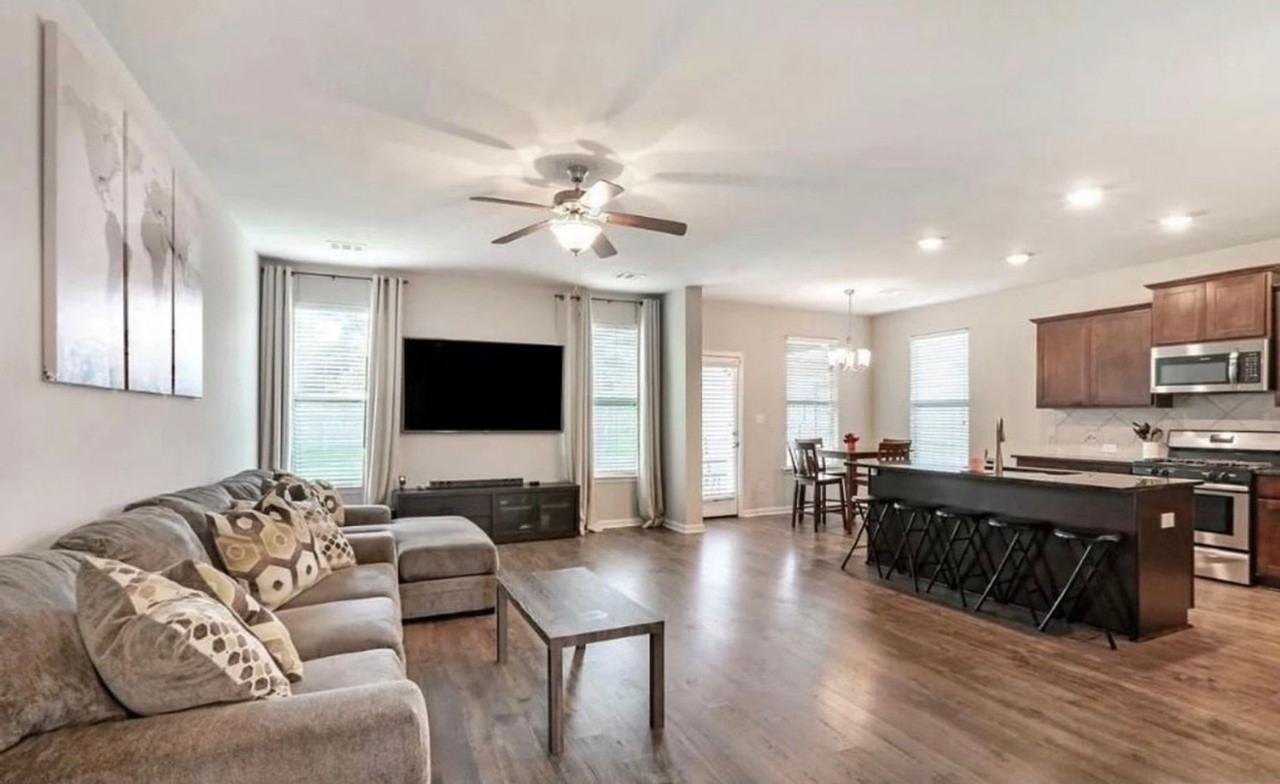 39394 Legacy Lake Dr - Photo 3 of 17