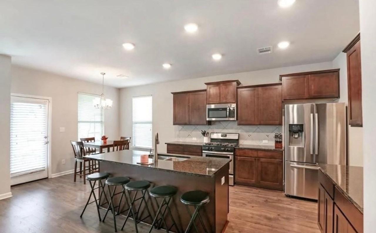 39394 Legacy Lake Dr - Photo 4 of 17
