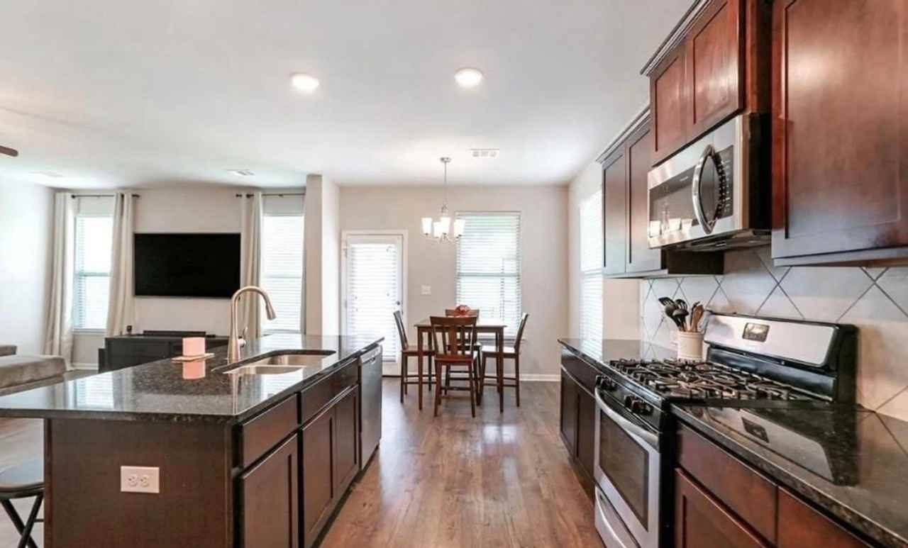 39394 Legacy Lake Dr - Photo 5 of 17