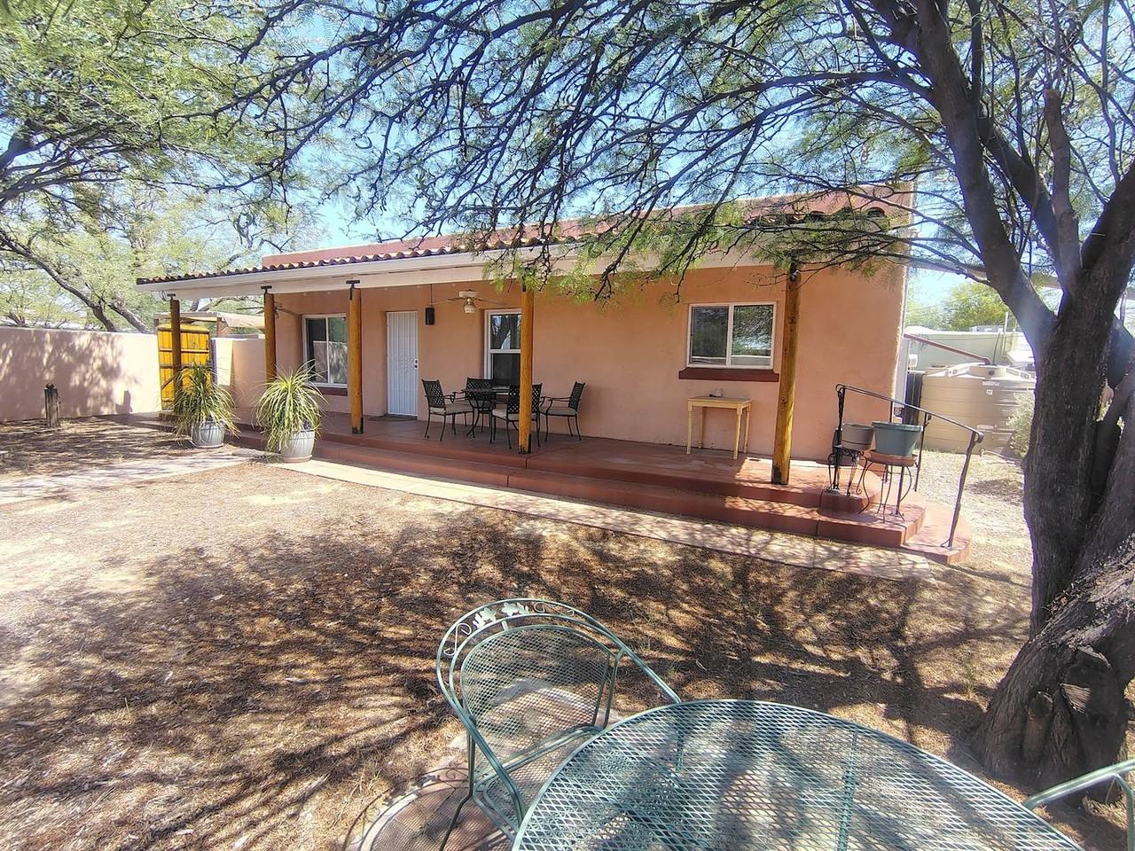 2568 E Seneca St - Photo 6 of 27