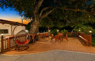 featured image of 482 W Palm Dr