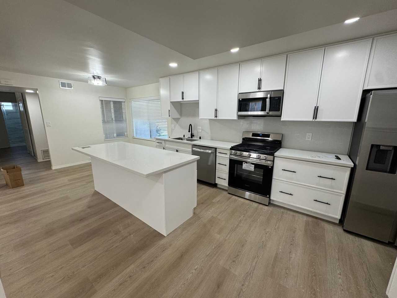 1058 Benjamin Pl - Photo 2 of 19