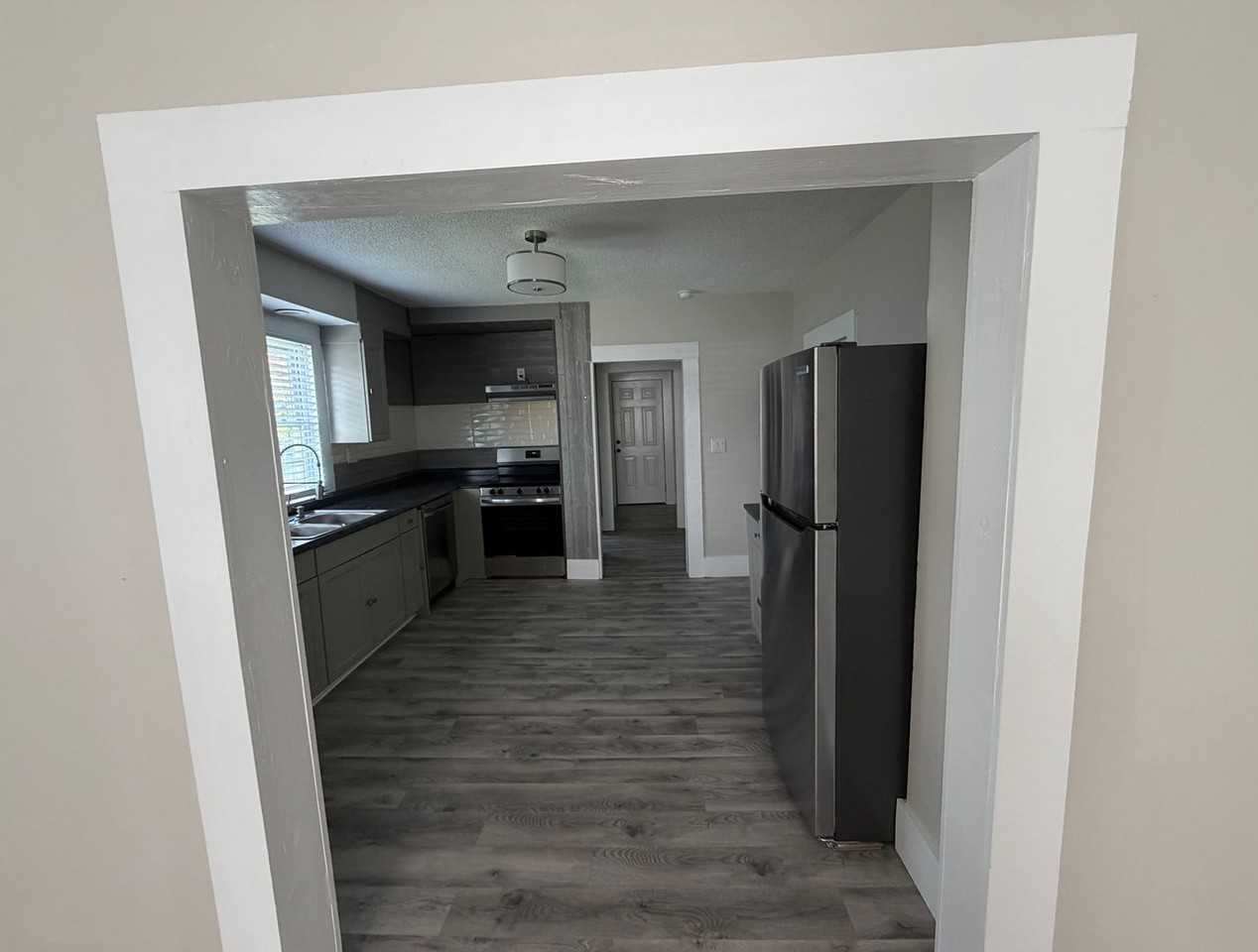 103 Harrison St - Photo 4 of 10