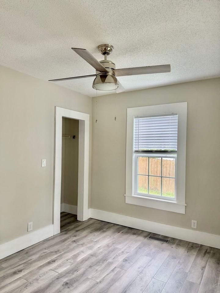 103 Harrison St - Photo 6 of 10