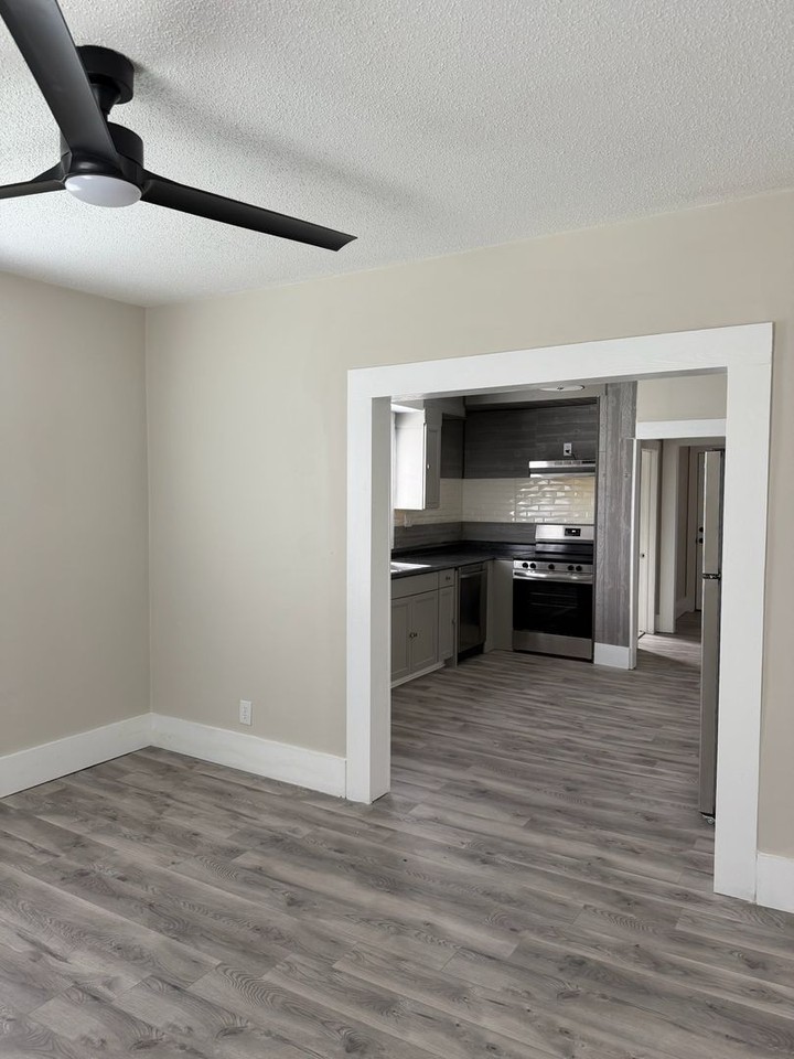 103 Harrison St - Photo 7 of 10