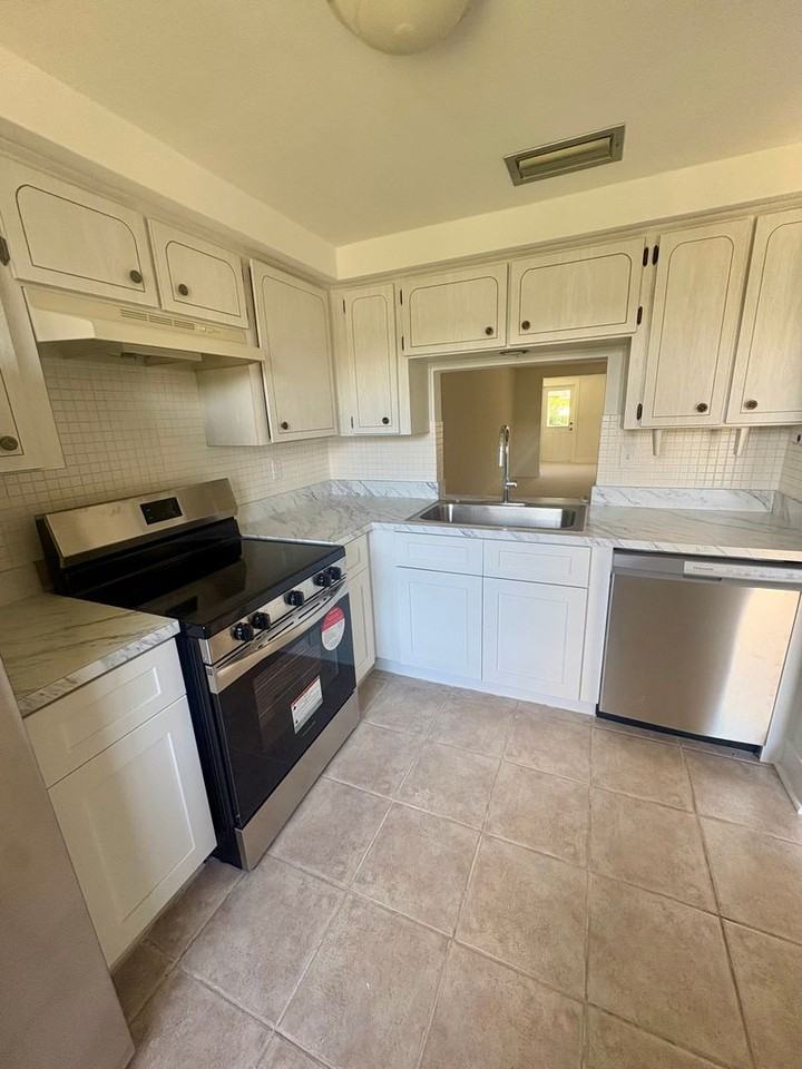 4347 Rustic Dr - Photo 4 of 12