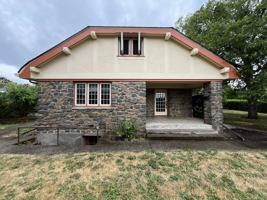 featured image of 2430 Se Park Ave