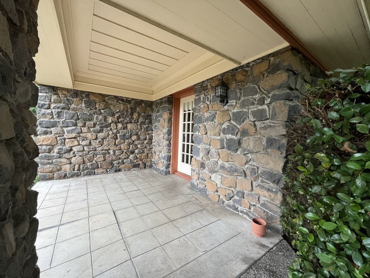 2430 Se Park Ave - Photo 5 of 50