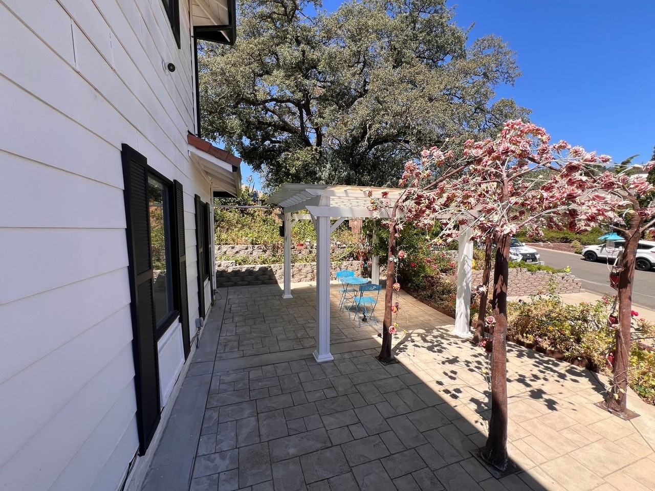 912 Yosemite Ln - Photo 5 of 44