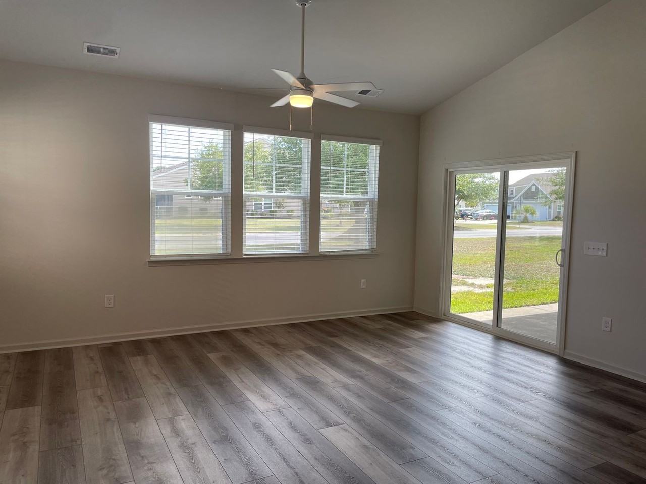 3023 Cedar Creek Ln - Photo 3 of 50