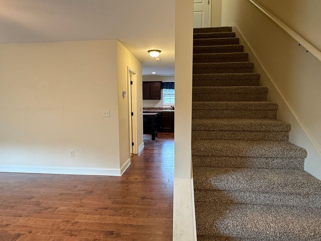 704 Grays Pointe Ct - Photo 6 of 25