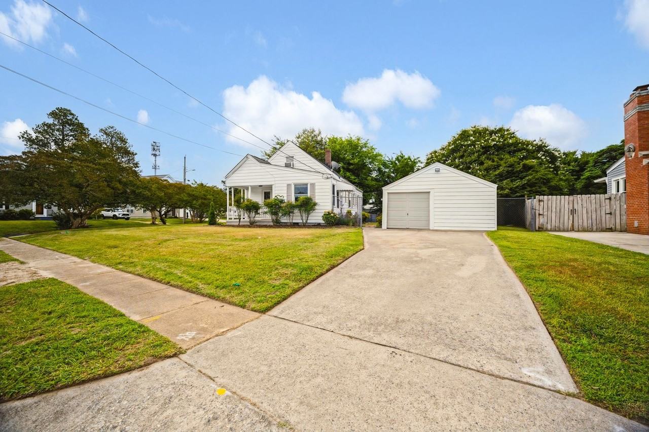 539 Austin St - Photo 4 of 25