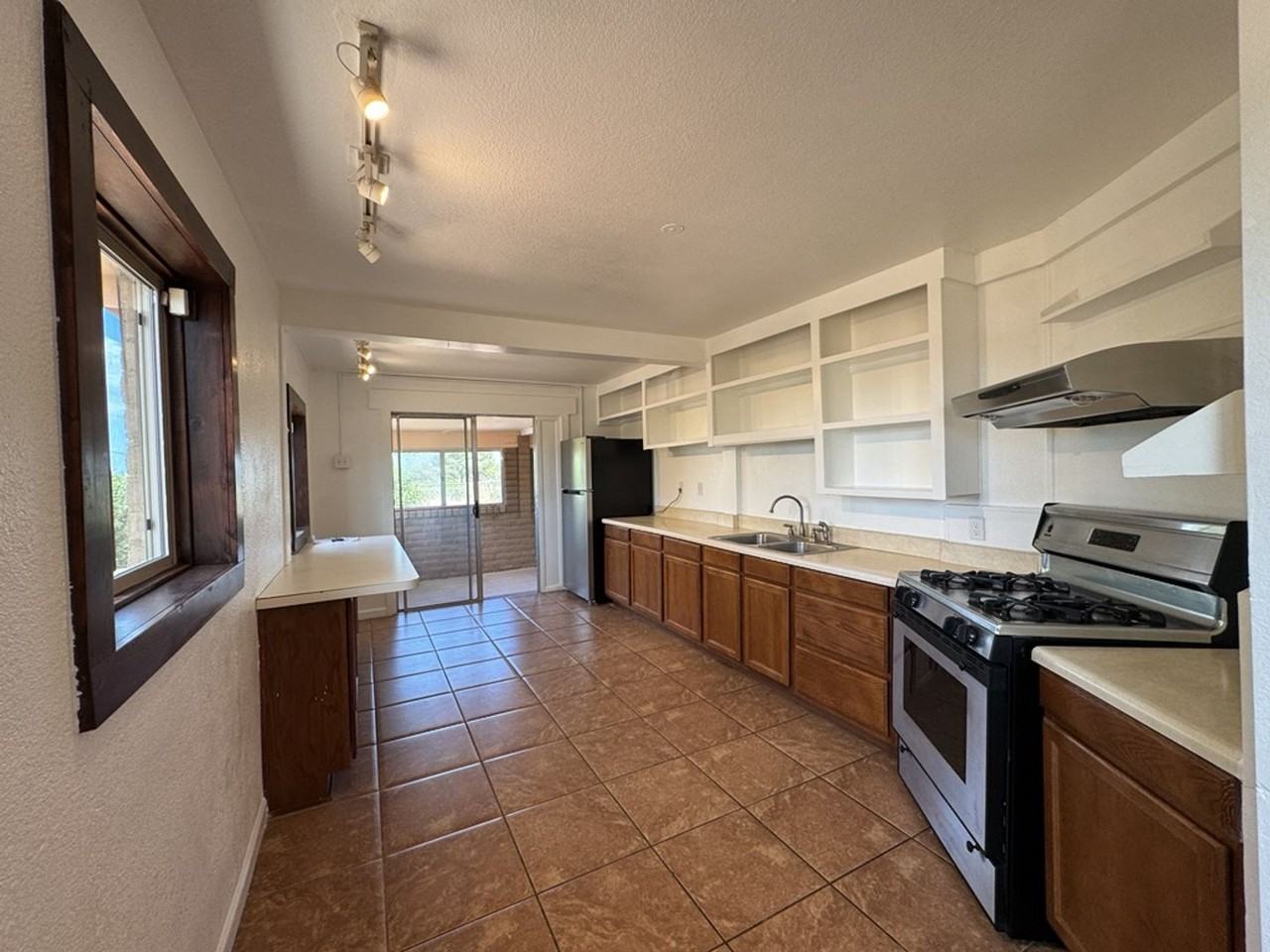 4818 S Santa Elena Ave - Photo 5 of 24