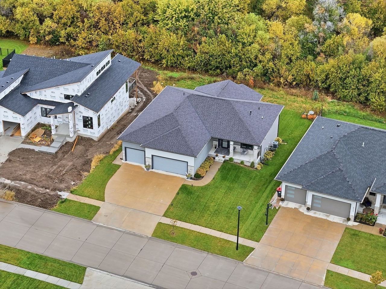 8920 Shadow Creek Ln - Photo 4 of 50