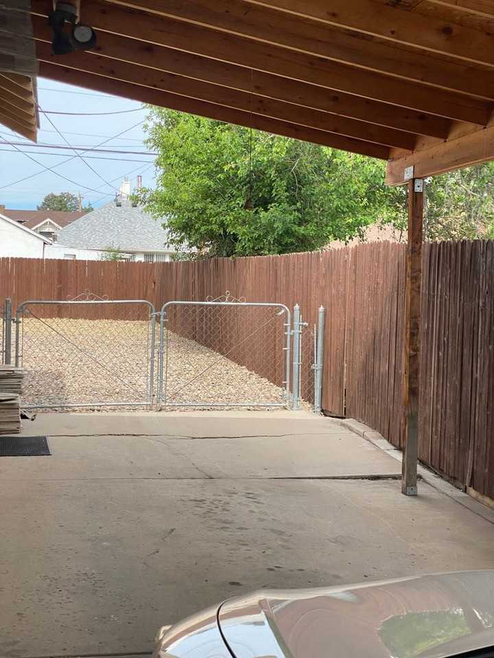 1827 Pine St - Photo 6 of 17