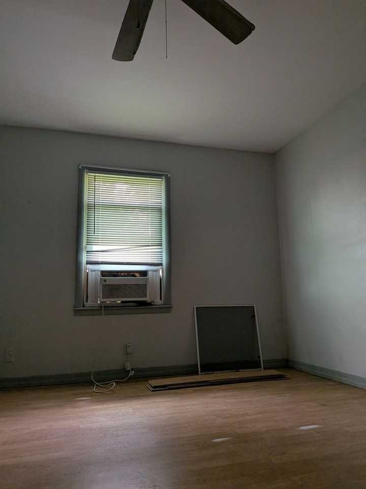 218 Cornelius Ave - Photo 2 of 5