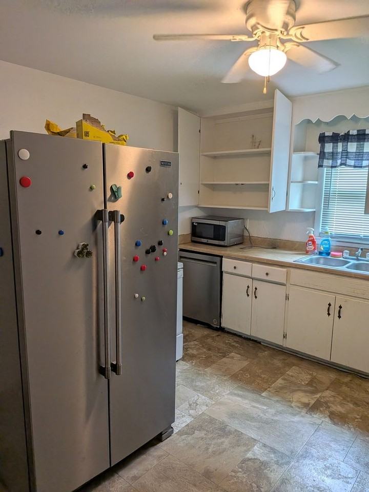 218 Cornelius Ave - Photo 3 of 5
