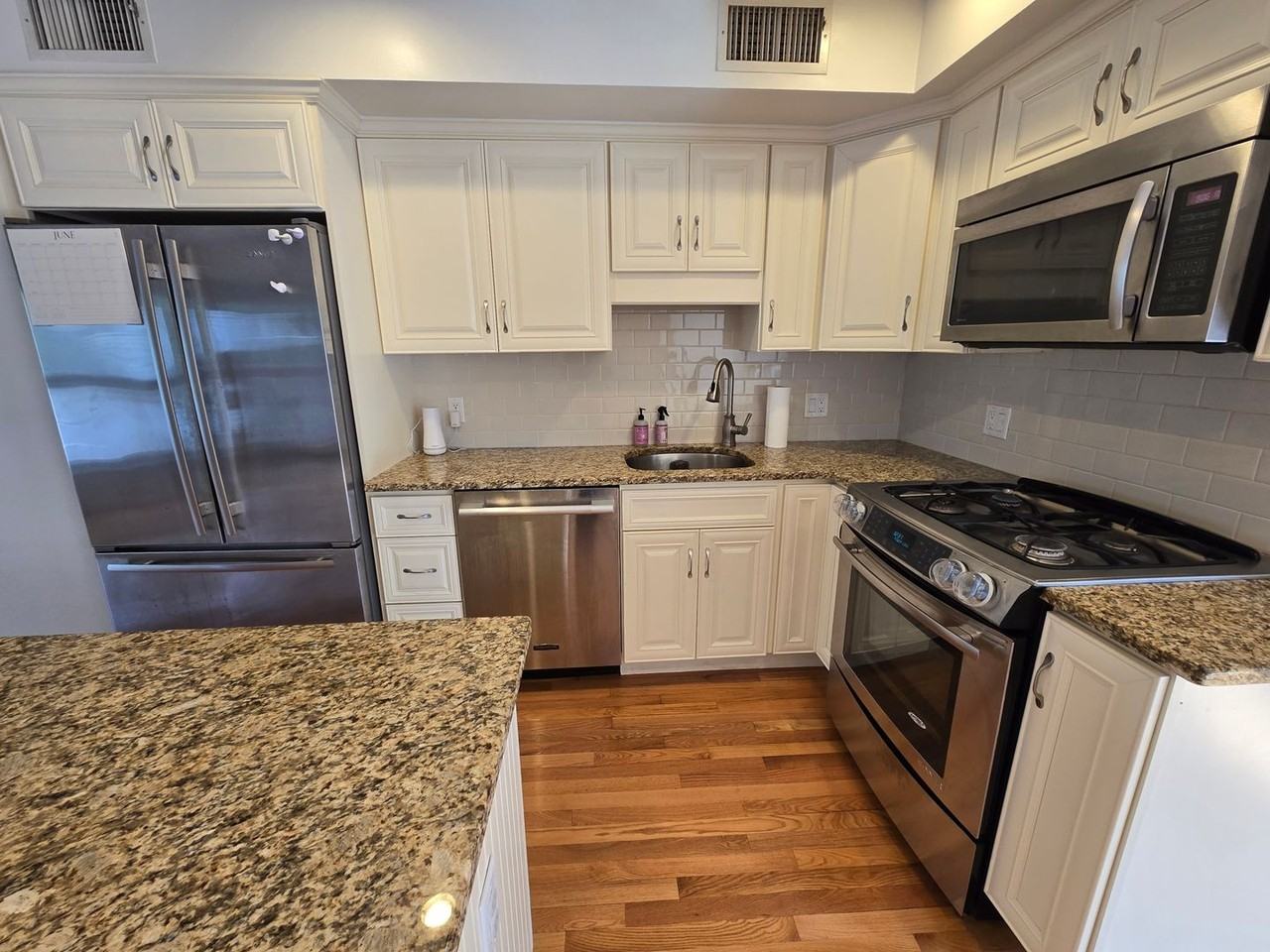 314 W 4th St #3 - Photo 3 of 19